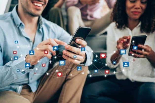 Más del 70% de los ticos tiene redes sociales