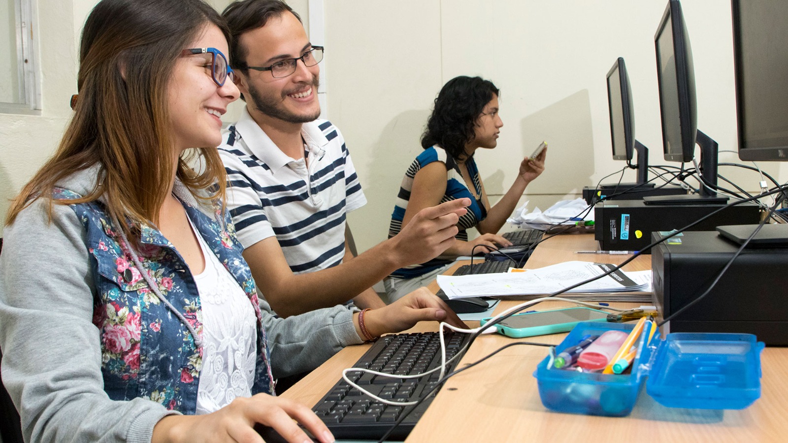 ¿Quiere estudiar computación en la nube y certificarse de forma gratuita? ¡Esta es una oportunidad única para mujeres!