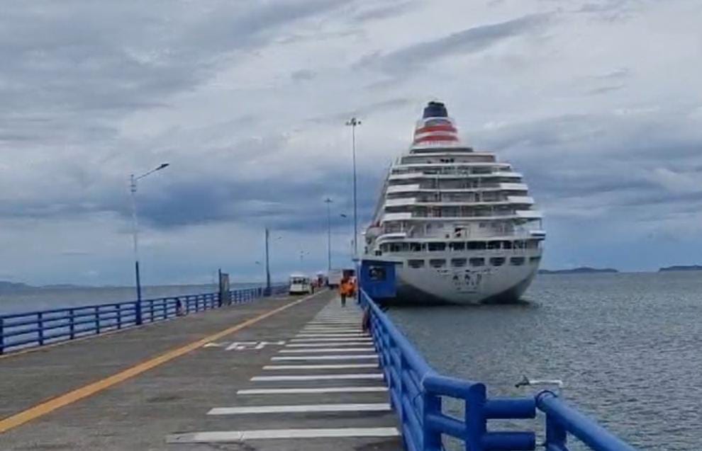 Costa Rica: Crucero de expedición japonés ancló en Puntarenas