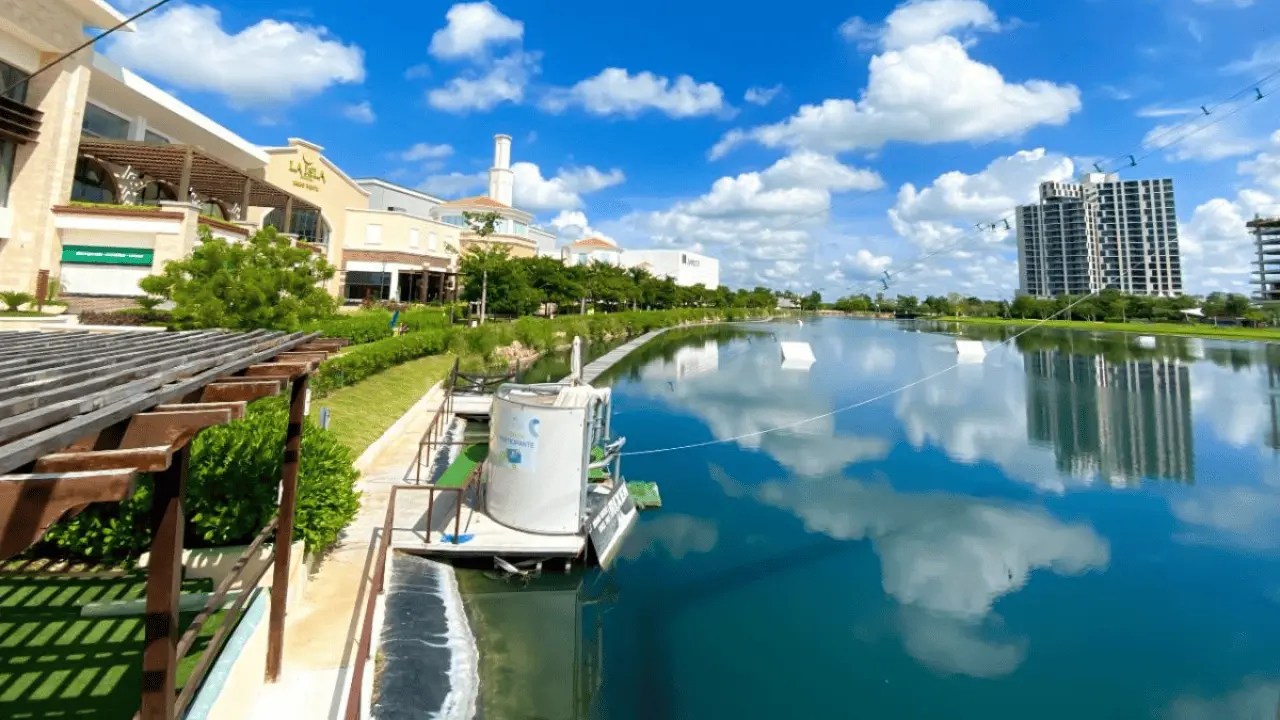 Yucatán mantiene aislado el lago donde se confirmó Naegleria fowleri; investigará y sancionará a los responsables