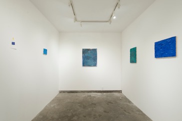 成澤果穂「行ったり来たり」展示風景（2017年8月～9月開催） 撮影｜平林岳志（grasshopper）