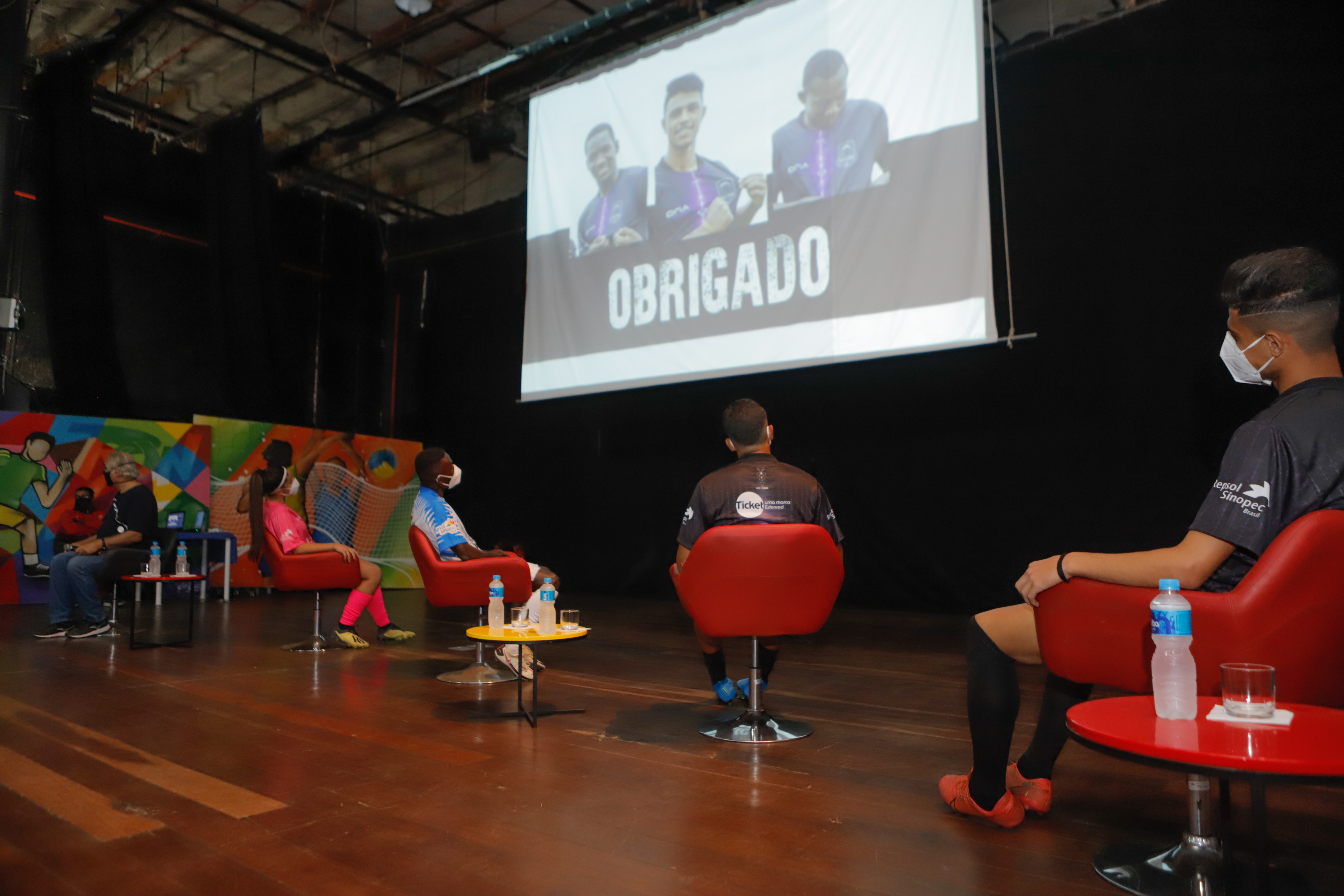 Jogadores do Pérolas Negras participam de evento com colaboradores na sede Viva Rio - Vimarsana News