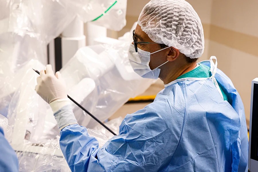 Cassems amplia tecnologia e inicia Cirurgia Robótica Ginecológica no Hospital de Campo Grande