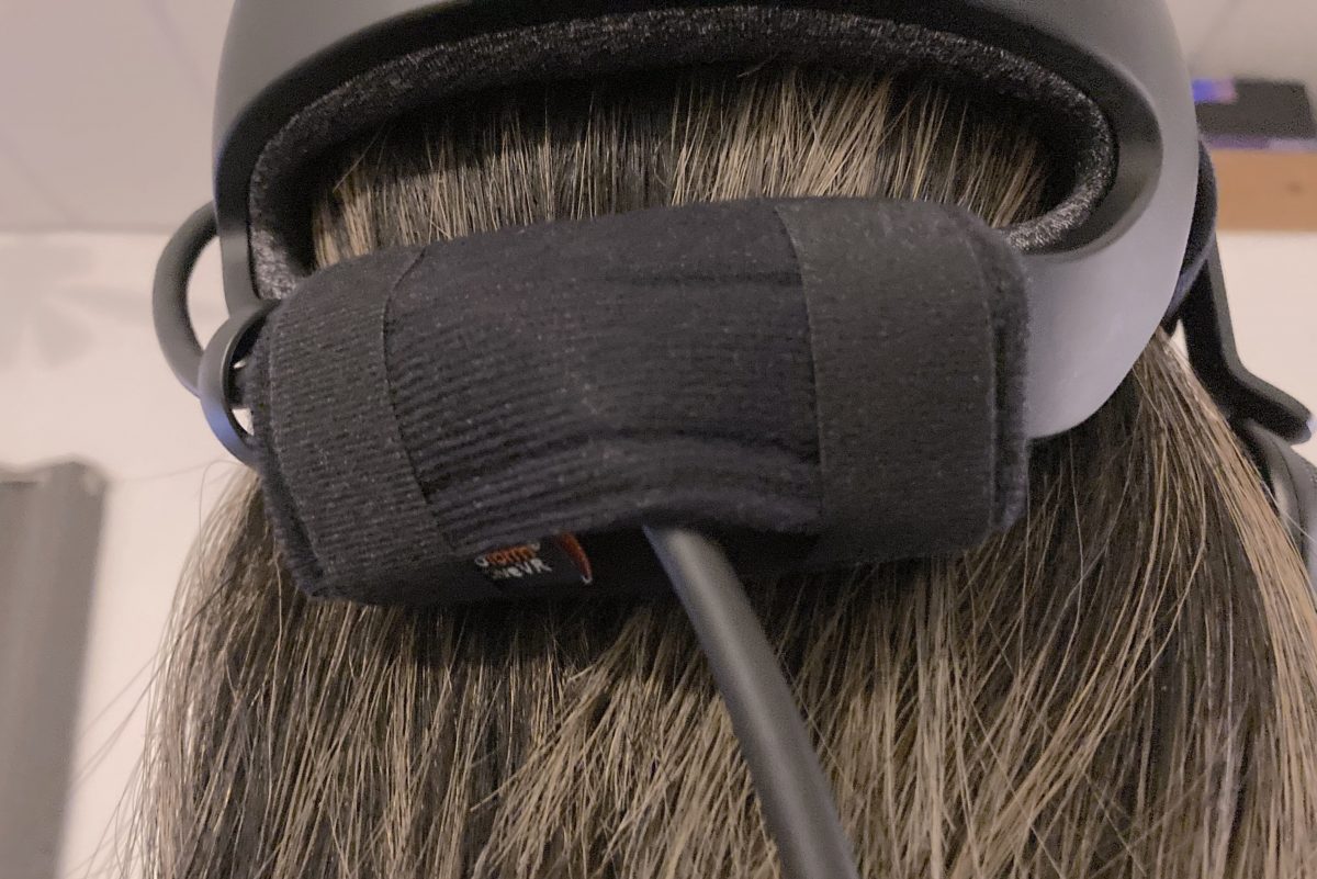 Counterweight for Valve Index in action