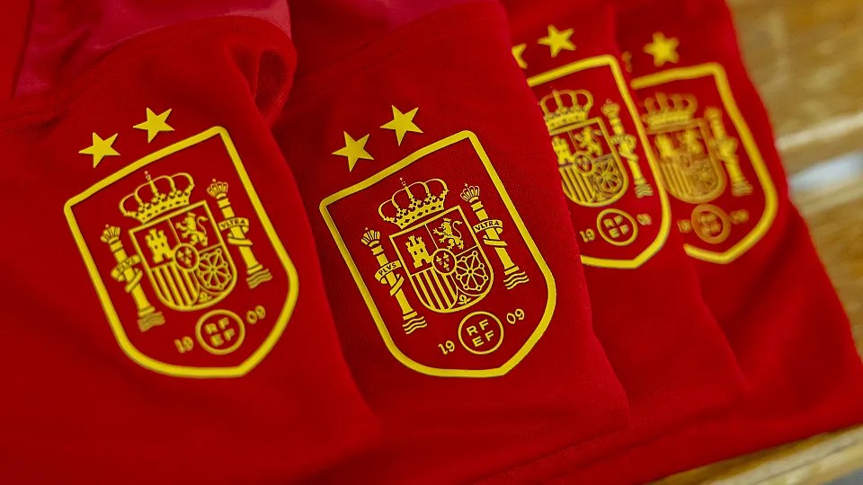 Grupo de camisetas de la selección española de fútbol sala