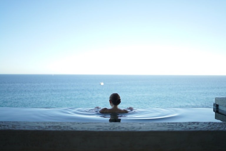 La primavera è la stagione del benessere: 3 location ideali per un po’ di relax