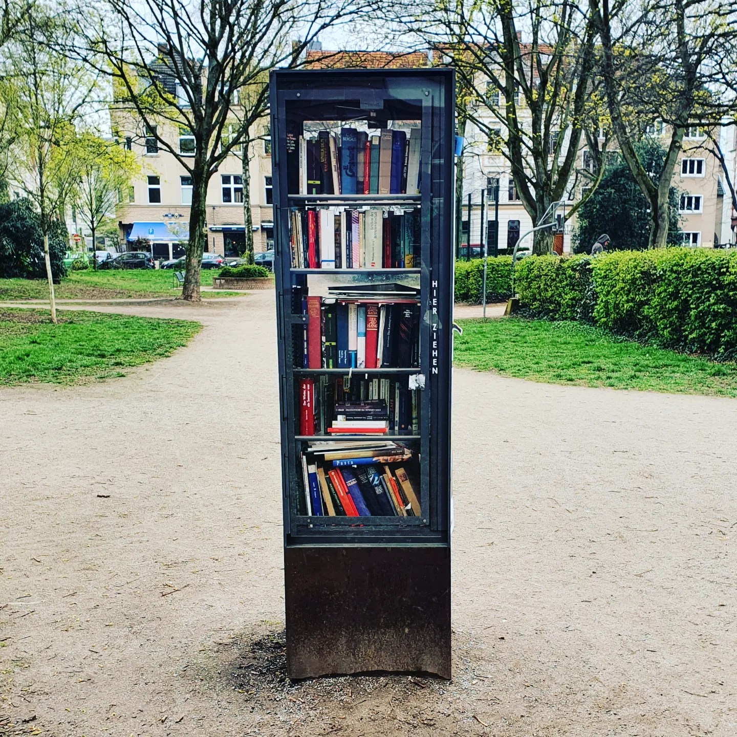 Bücherschrank, Leipziger Platz, Köln Nippes
