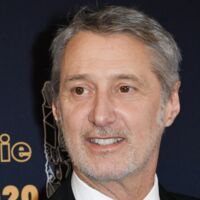 Thierry ardisson accueille antoine de caunes et lui demande d'emblée quel est son secret pour rester jeune. Antoine De Caunes Ses Rares Confidences Sur Sa Relation Avec Jules Son Fils De 12 Ans Voici