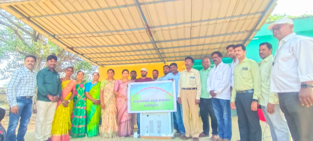 పూర్వ విద్యార్థులు  బృందం-ఆత్మీయ సమూహ సమ్మేళనం