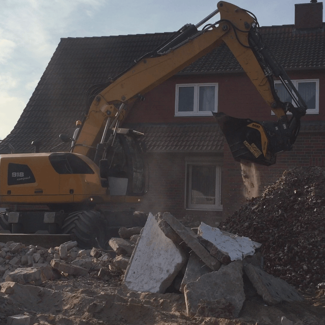MB Crusher MB-L200 S2