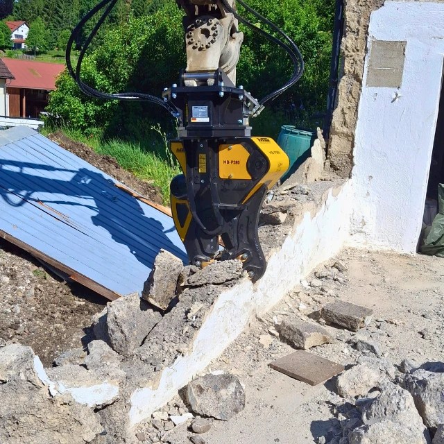MB Crusher MB-P380