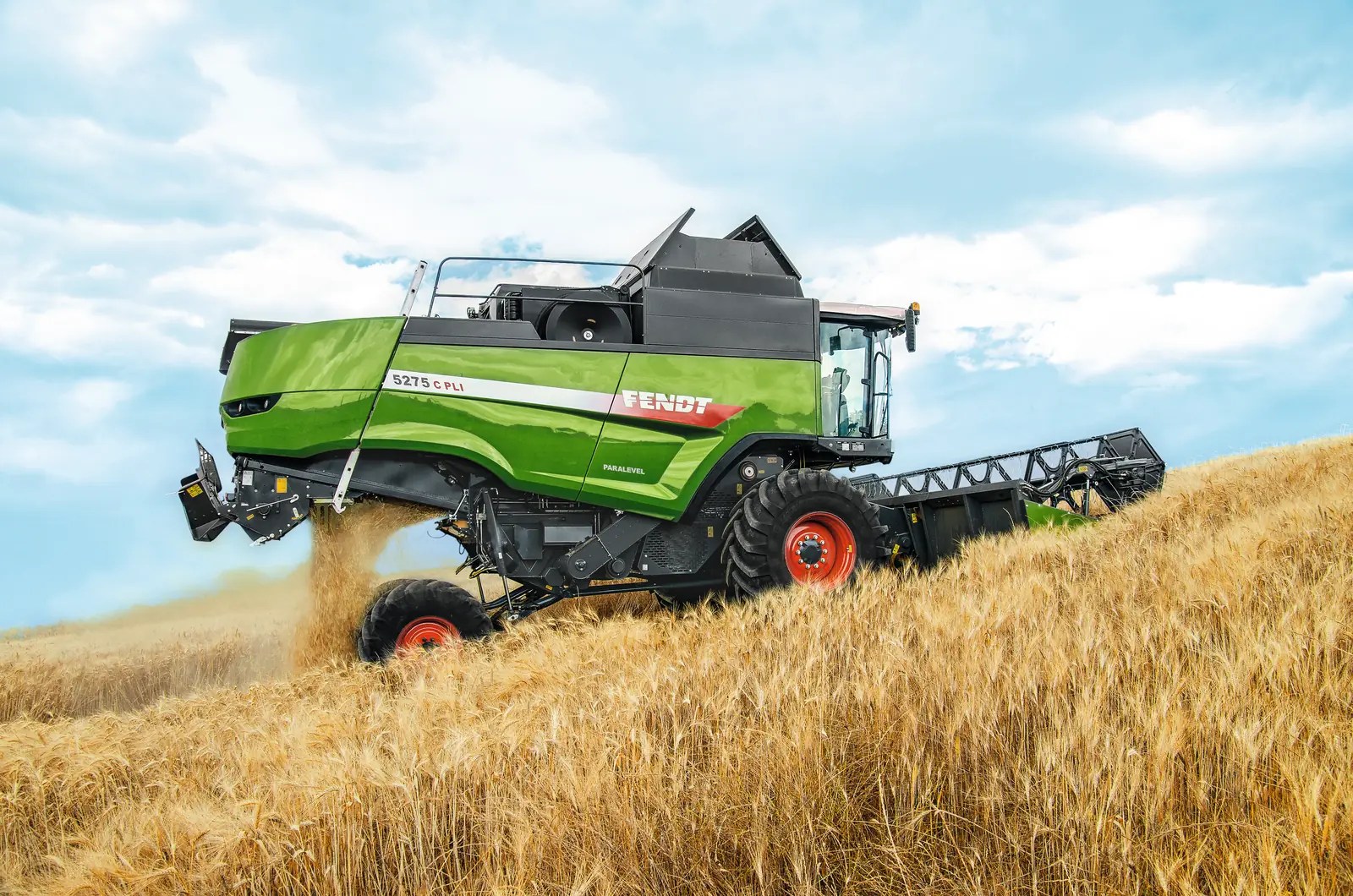 Mietitrebbia Fendt durante la raccolta del grano