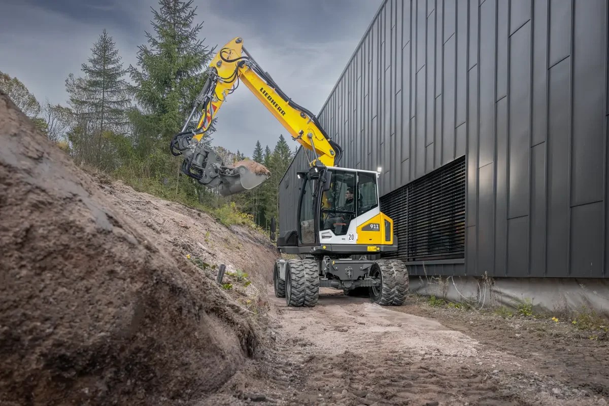 Liebherr A 911 Compact Litronic