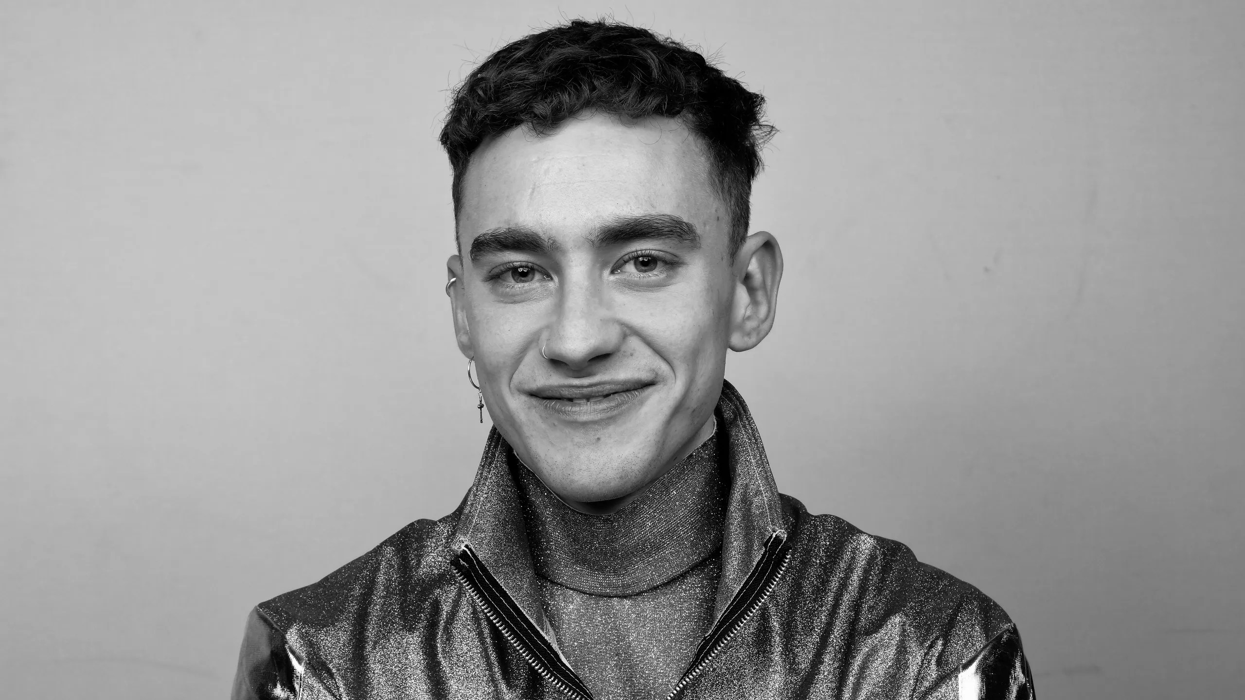 Olly Alexander lansează „When We Kiss”, noul single extras de pe albumul „Polari”