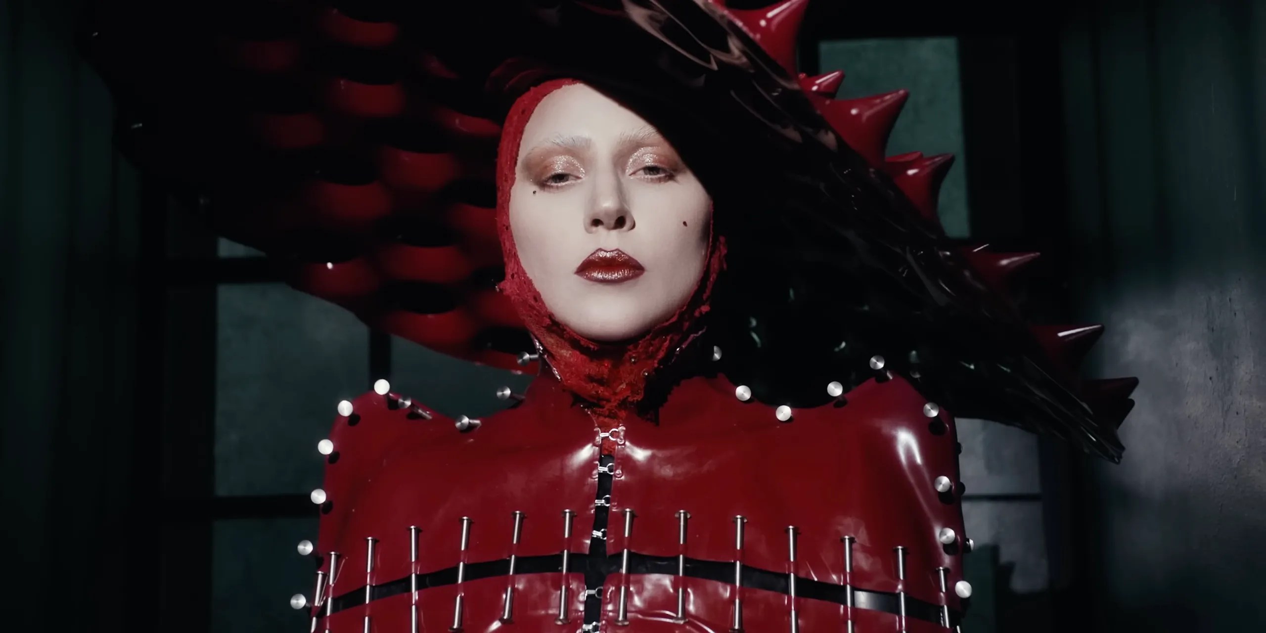 Lady Gaga revine la rădăcinile pop cu noua piesă și videoclipul „Abracadabra”