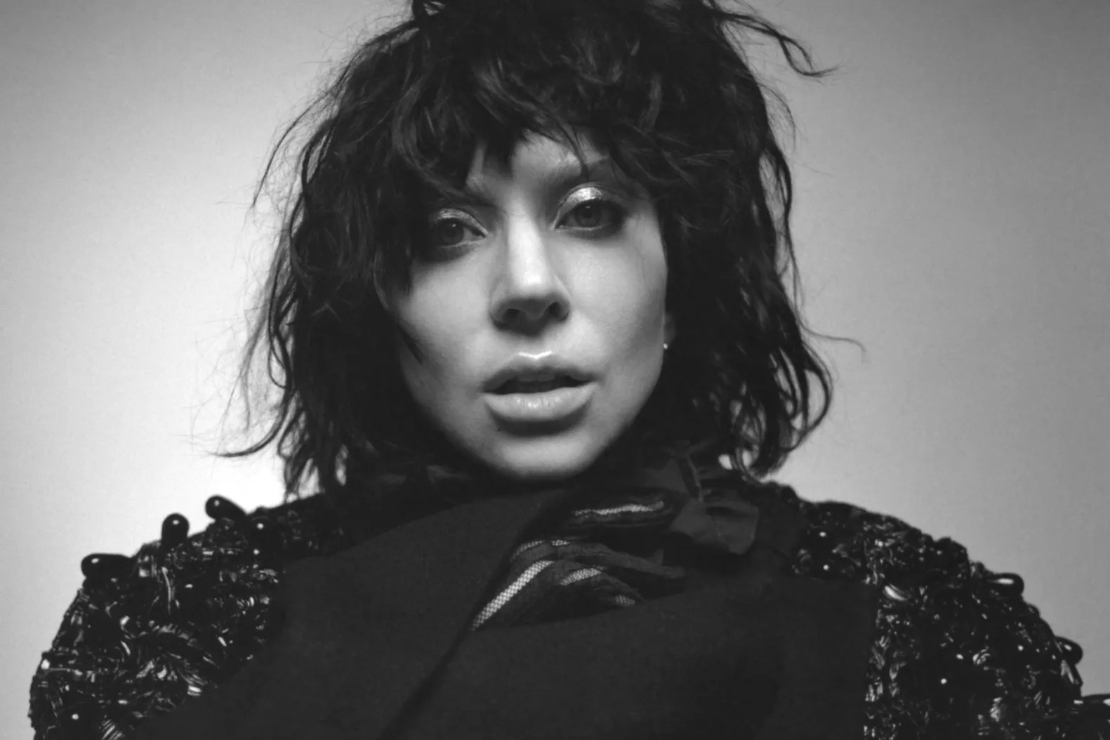 Lady Gaga a lansat „MAYHEM”, al șaptelea album de studio