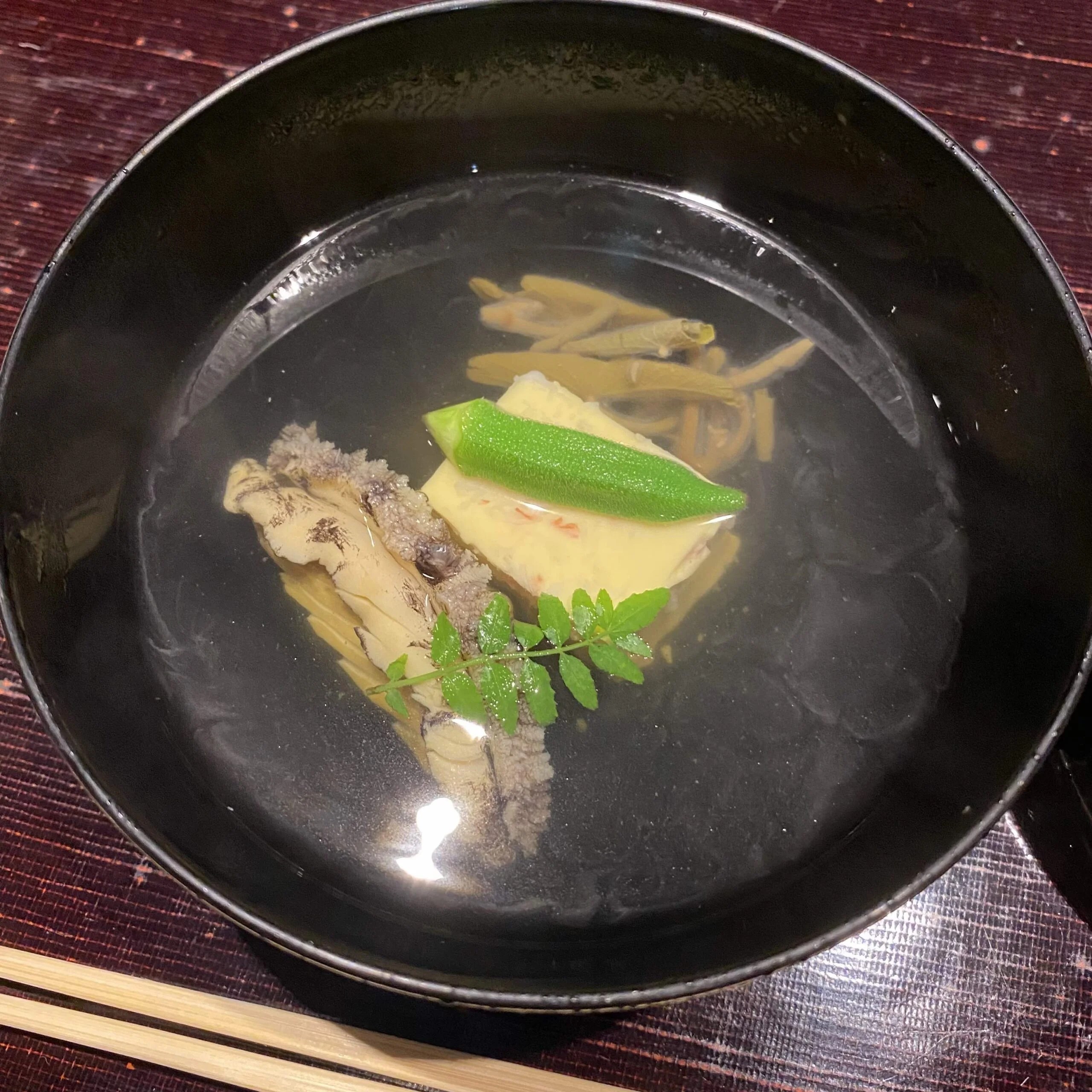 蒸し鮑と蟹豆腐 清汁仕立て