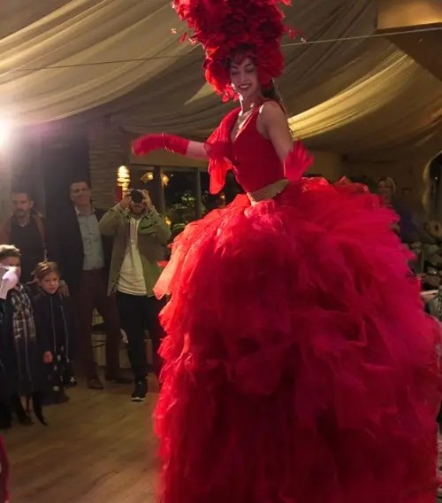 stiltwalker_valentines_day_event_01