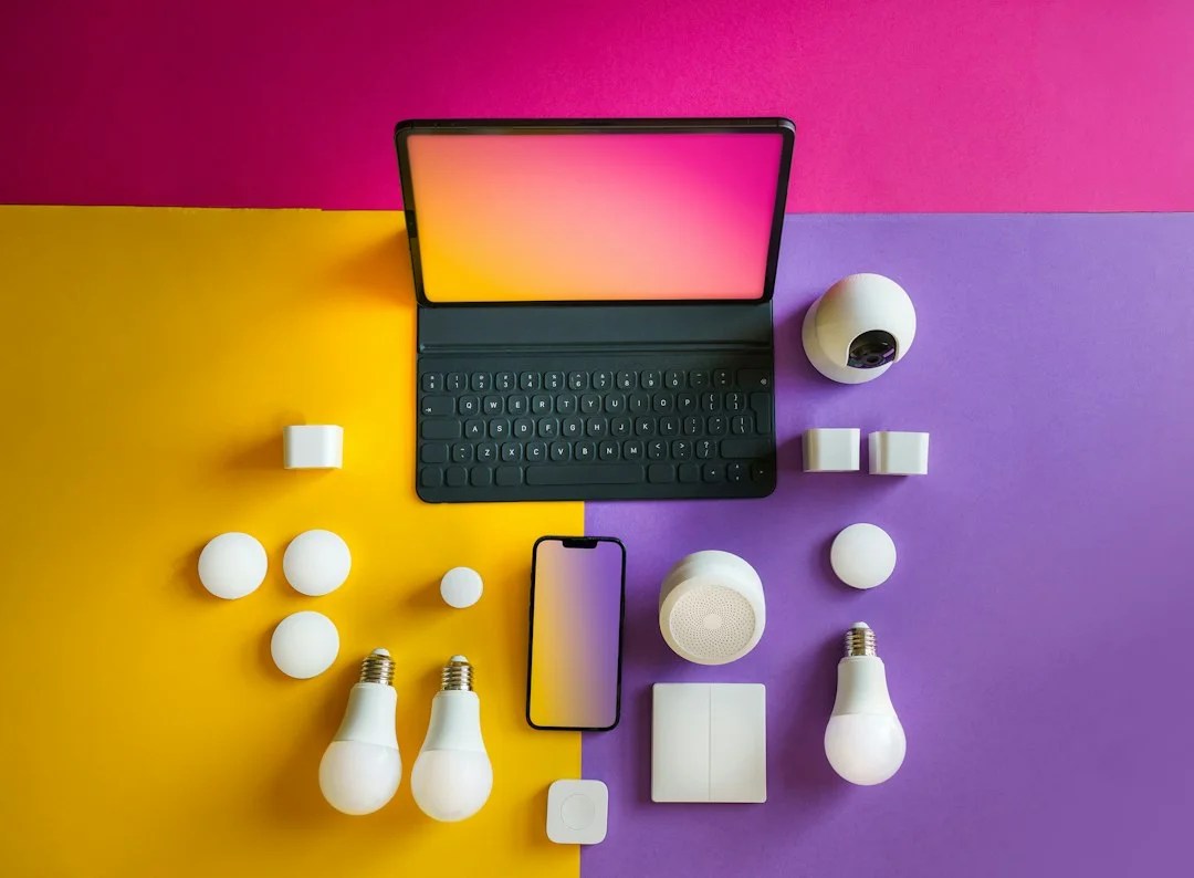 Dispositivos de casa inteligente conectados a um computador, tema de IA e segurança