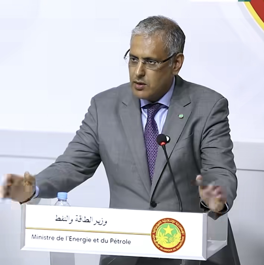 وزير الطاقة يعلن وصول شحنة بنزين جديدة لنواكشوط صباح الخميس بعد رفض شحنة غير مطابقة