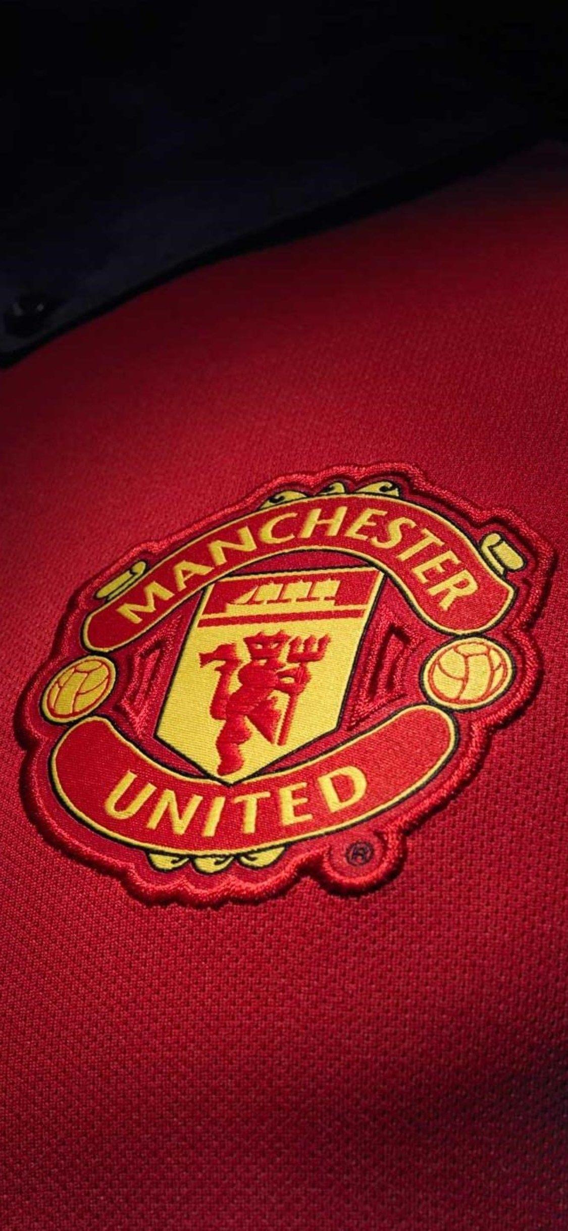 Manchester United Iphone Wallpapers Top Free Manchester United Iphone Backgrounds Wallpaperaccess