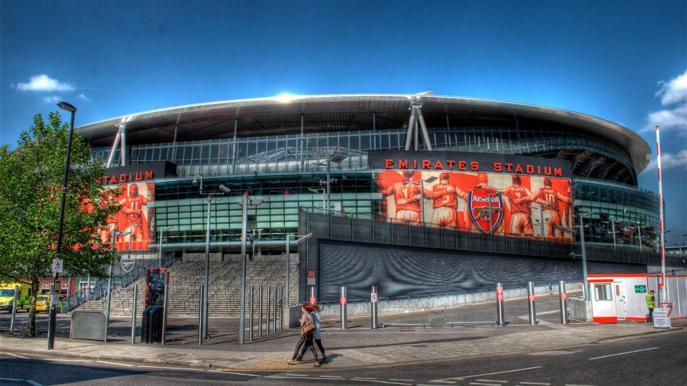 Find over 100+ of the best free emirates stadium images. Arsenal Stadium Zoom Background Football Zoom Backgrounds Zoom Backgrounds University Of Travelling Diver