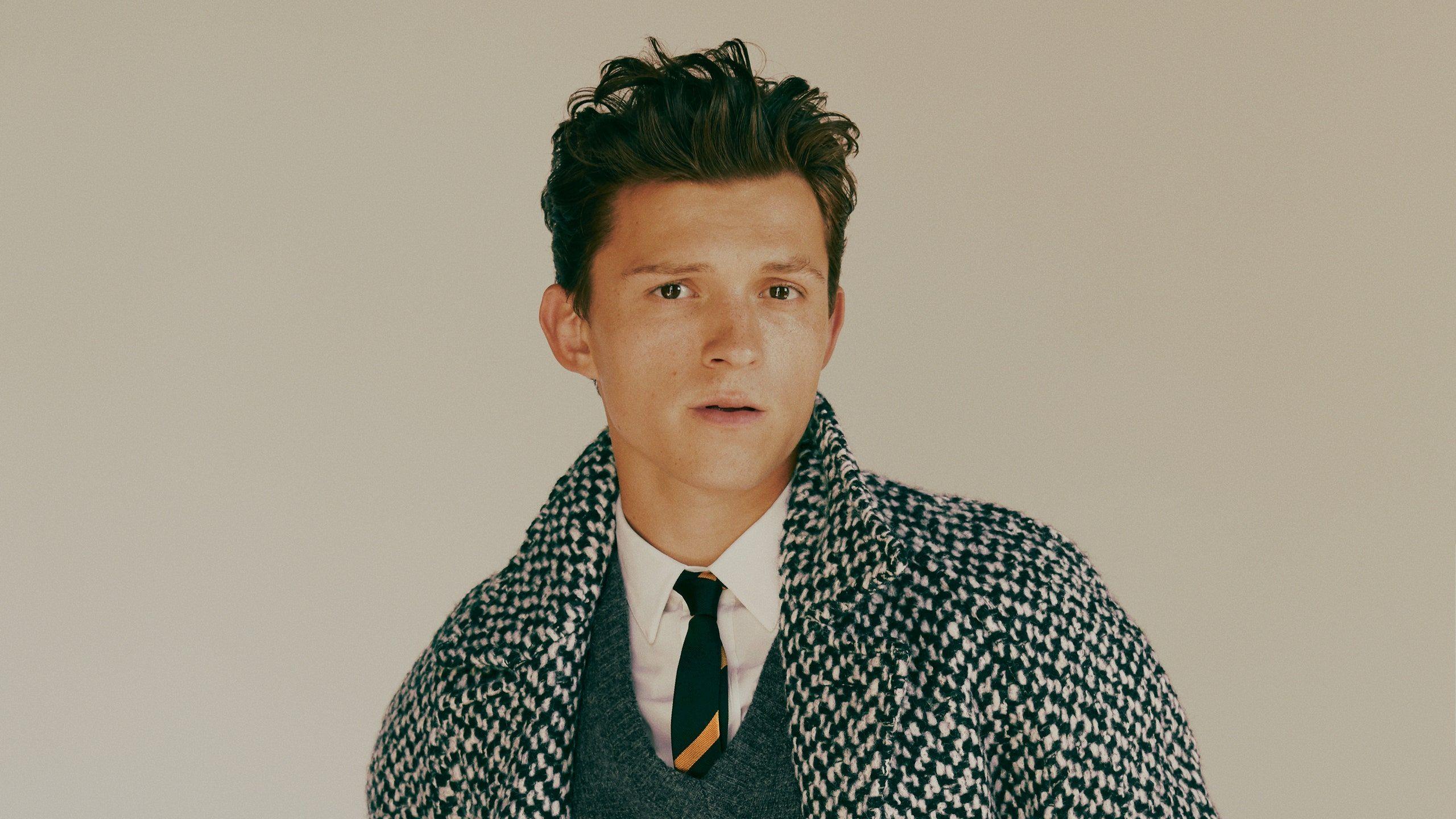 Instant access to his official socials. Cute Tom Holland Computer Wallpapers Top Free Cute Tom Holland Computer Backgrounds Wallpaperaccess