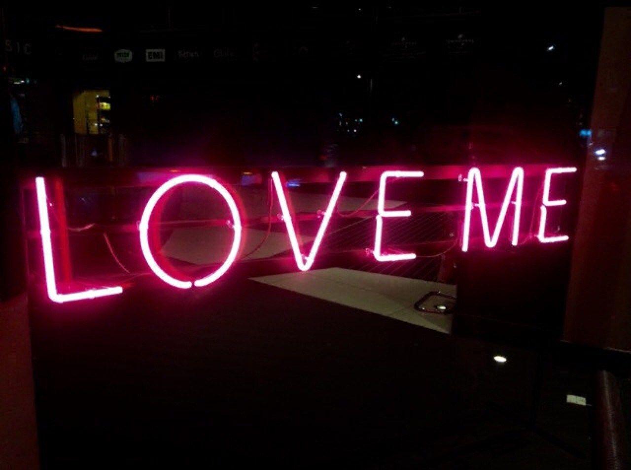 aesthetic grunge neon signs wallpapers top free on neon sign aesthetic wallpapers