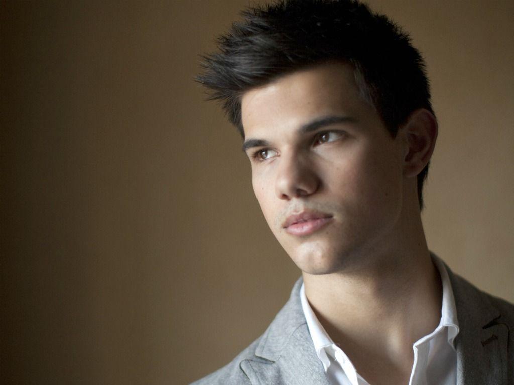 Check out this fantastic collection of taylor lautner wallpapers, with 54 taylor lautner background images for your desktop, phone or tablet. Taylor Lautner Desktop Wallpapers - Wallpaper Cave