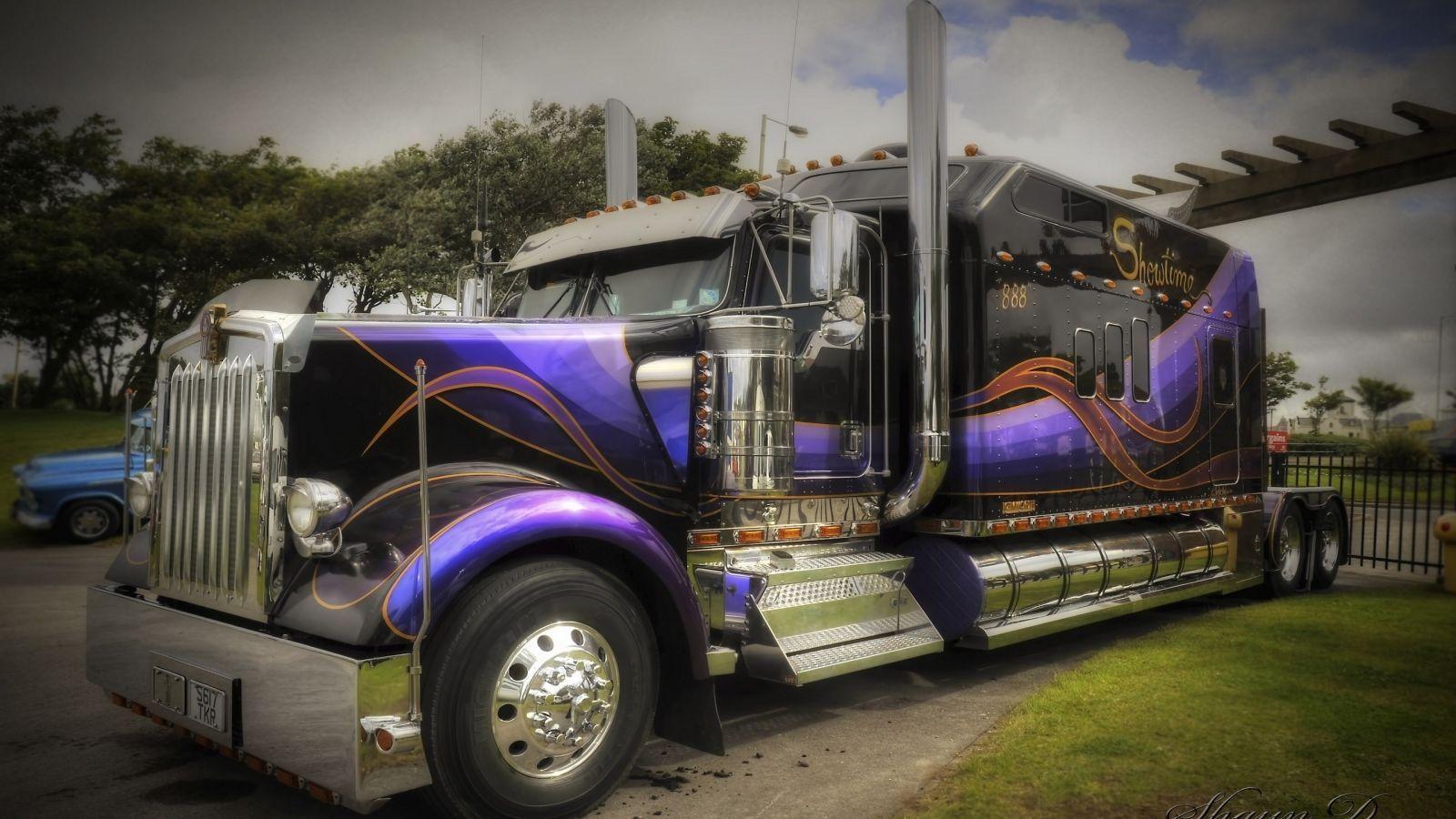 18 wheeler trucks pictures