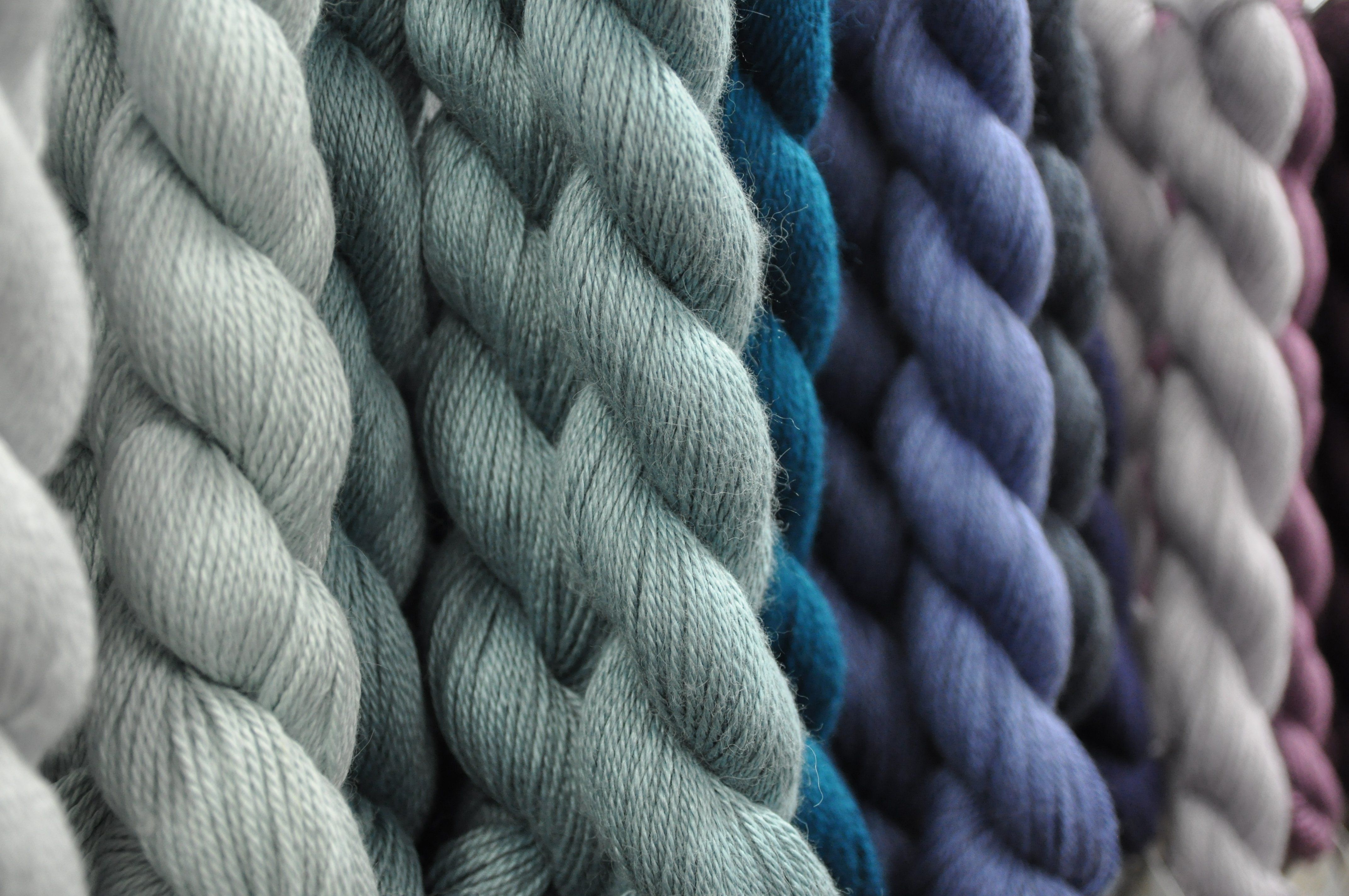 Yarn desktop wallpaper
