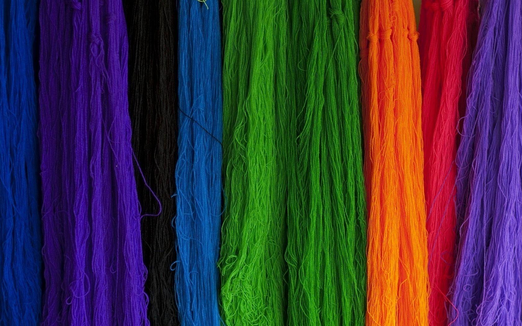 Yarn desktop wallpaper