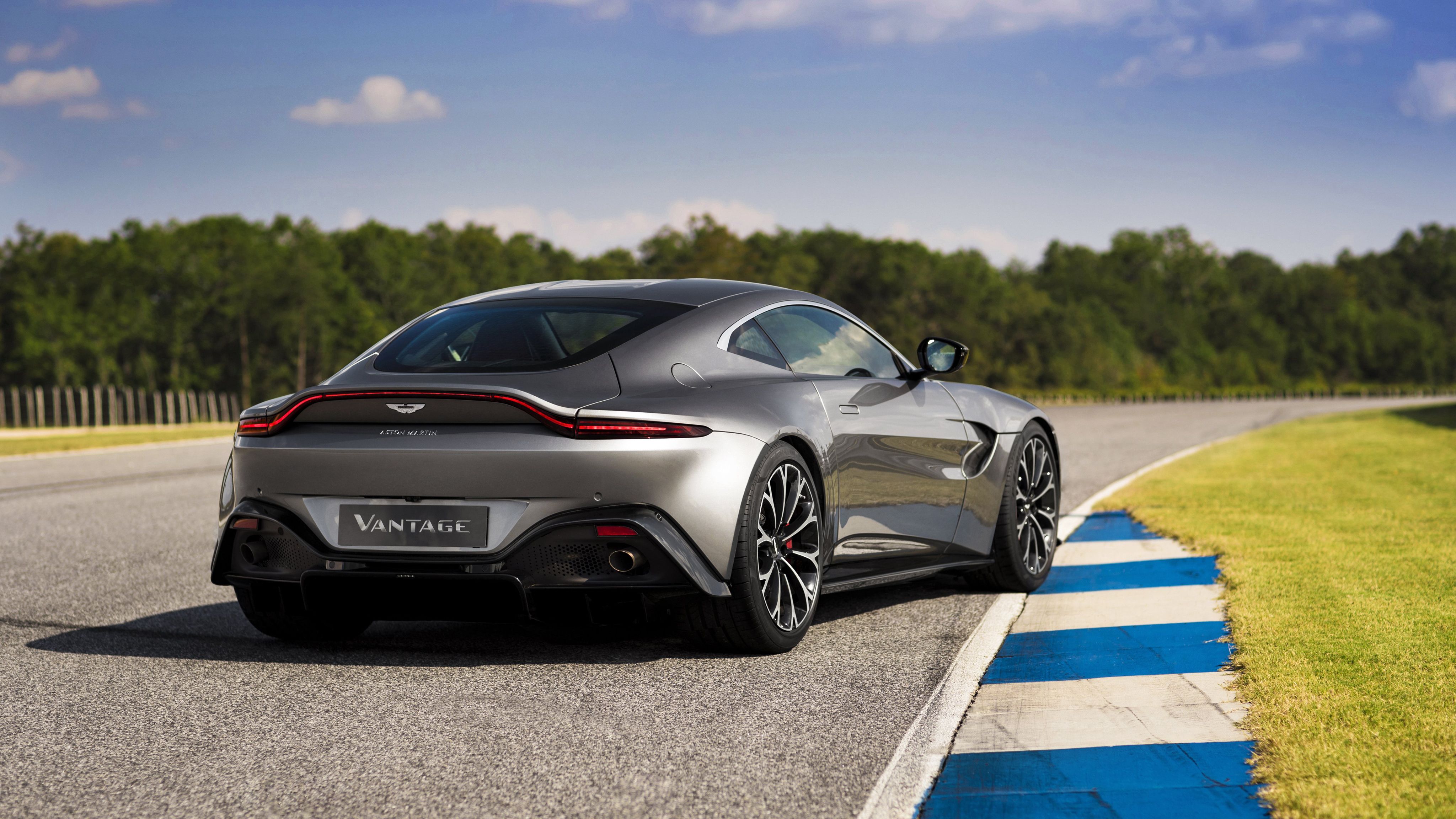 Aston martin 2018 wallpapers