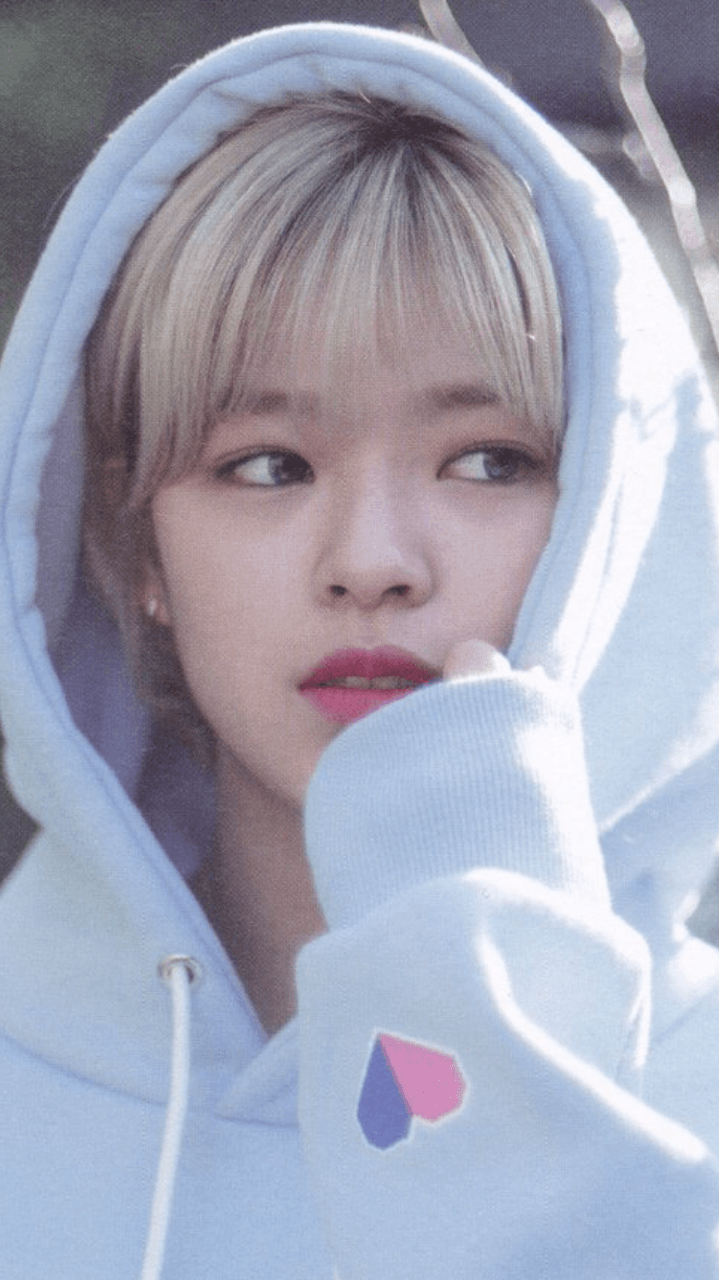 Despite her absence from group activities, she penned a handwritten for onces to celebrate the group's anniversary. Jeongyeon Wallpapers - Wallpaper Cave
