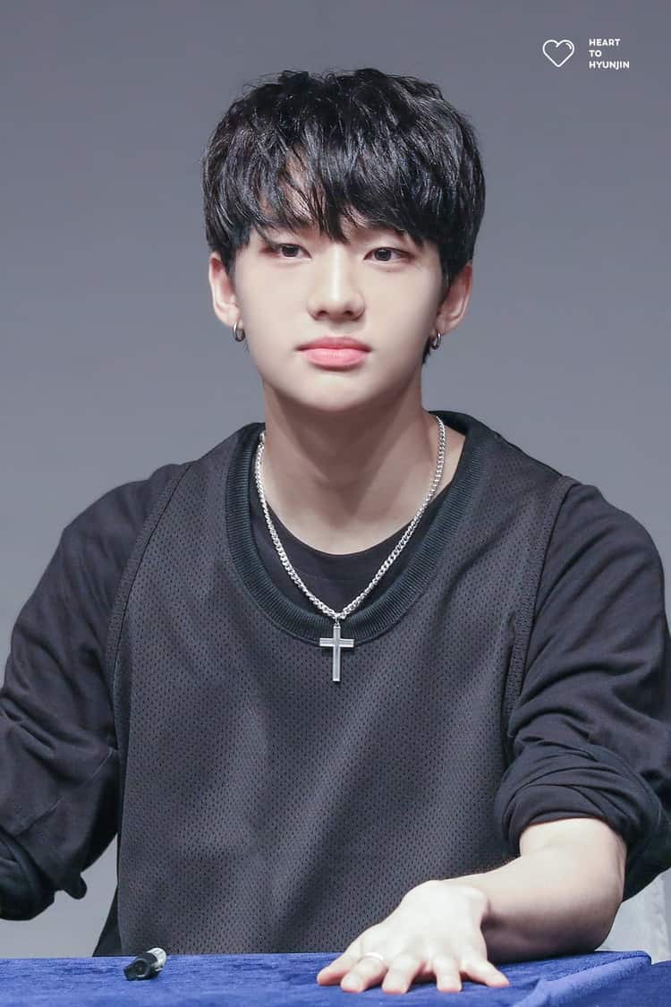 hyunjin stray kids wallpapers wallpaper cave on hyunjin stray kids wallpapers