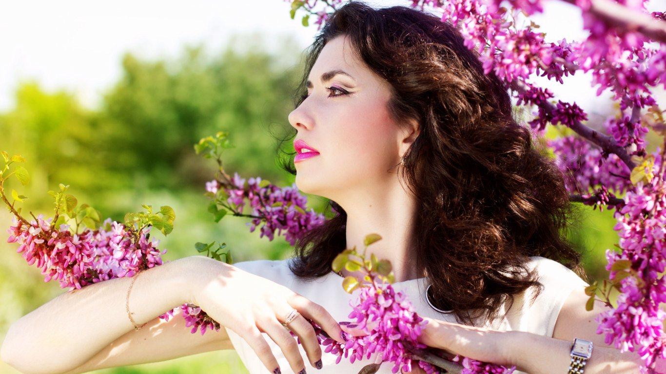 We have 77+ background pictures for you! Girls And Flowers Wallpapers Wallpaper Cave