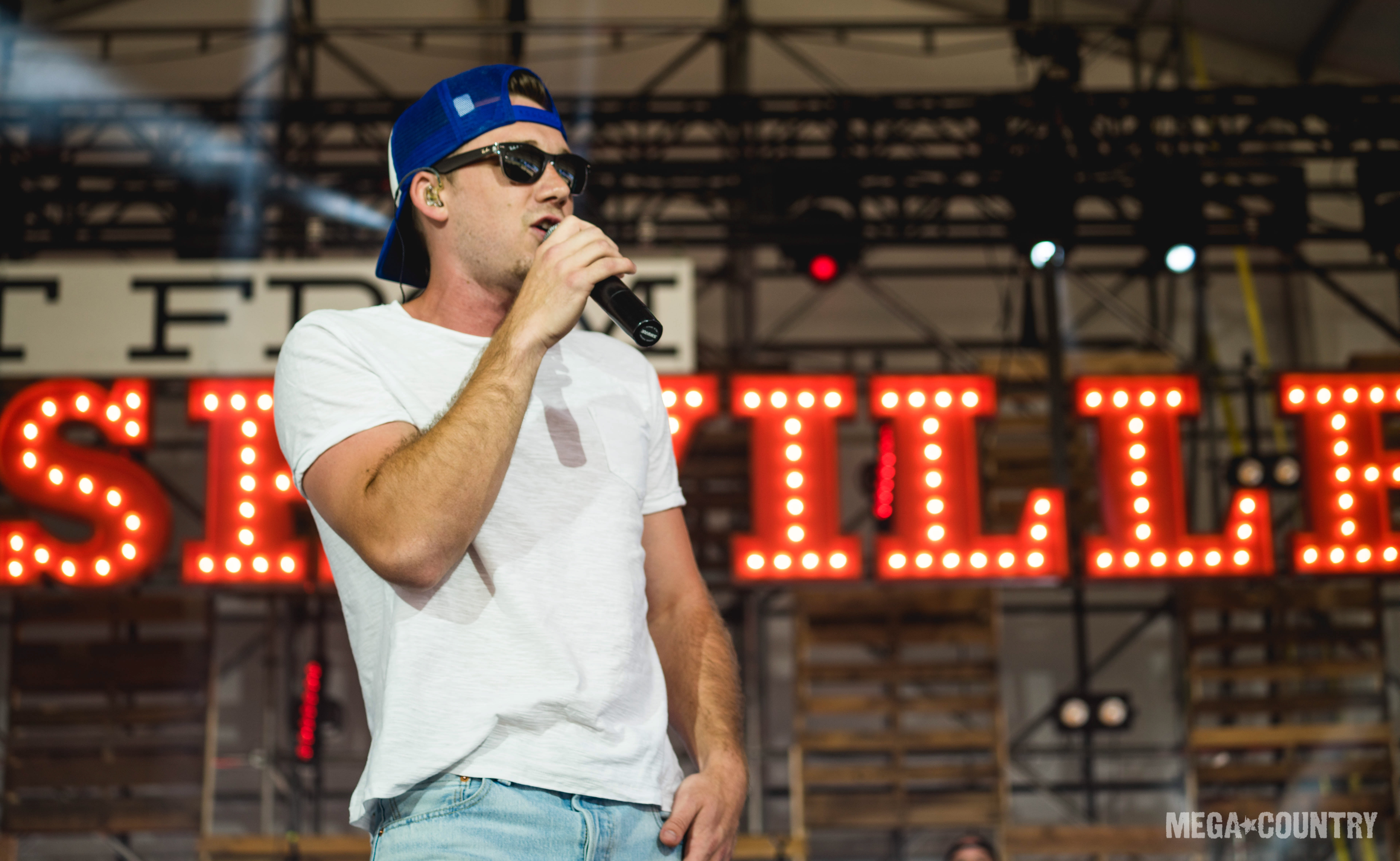 wallen whiskey glasses wallpapers wallpaper cave on morgan wallen wallpapers