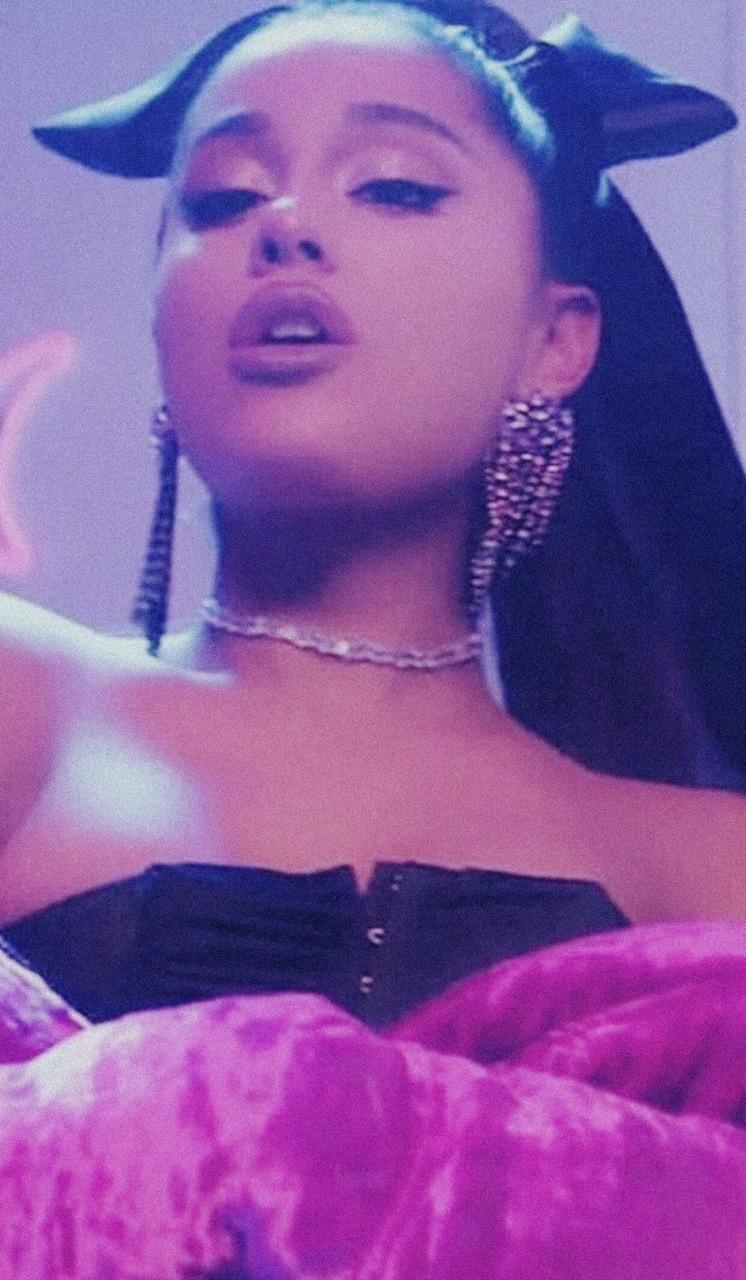 aesthetic ariana grande wallpapers wallpaper cave on ariana grande aesthetic wallpapers