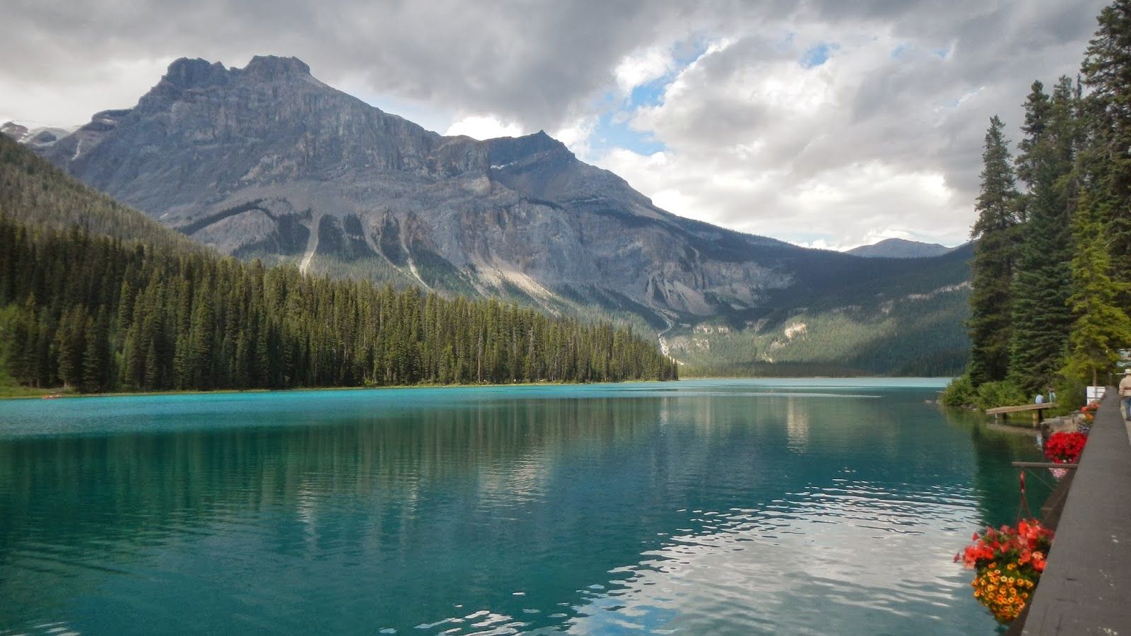 Moraine lake rockpile trail wallpapers