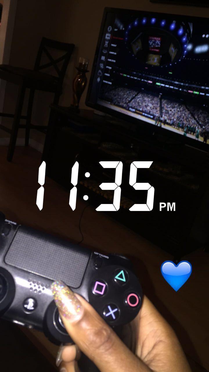 What's everyone playing on tonight? Ps4 Tumblr Girls Wallpapers Wallpaper Cave