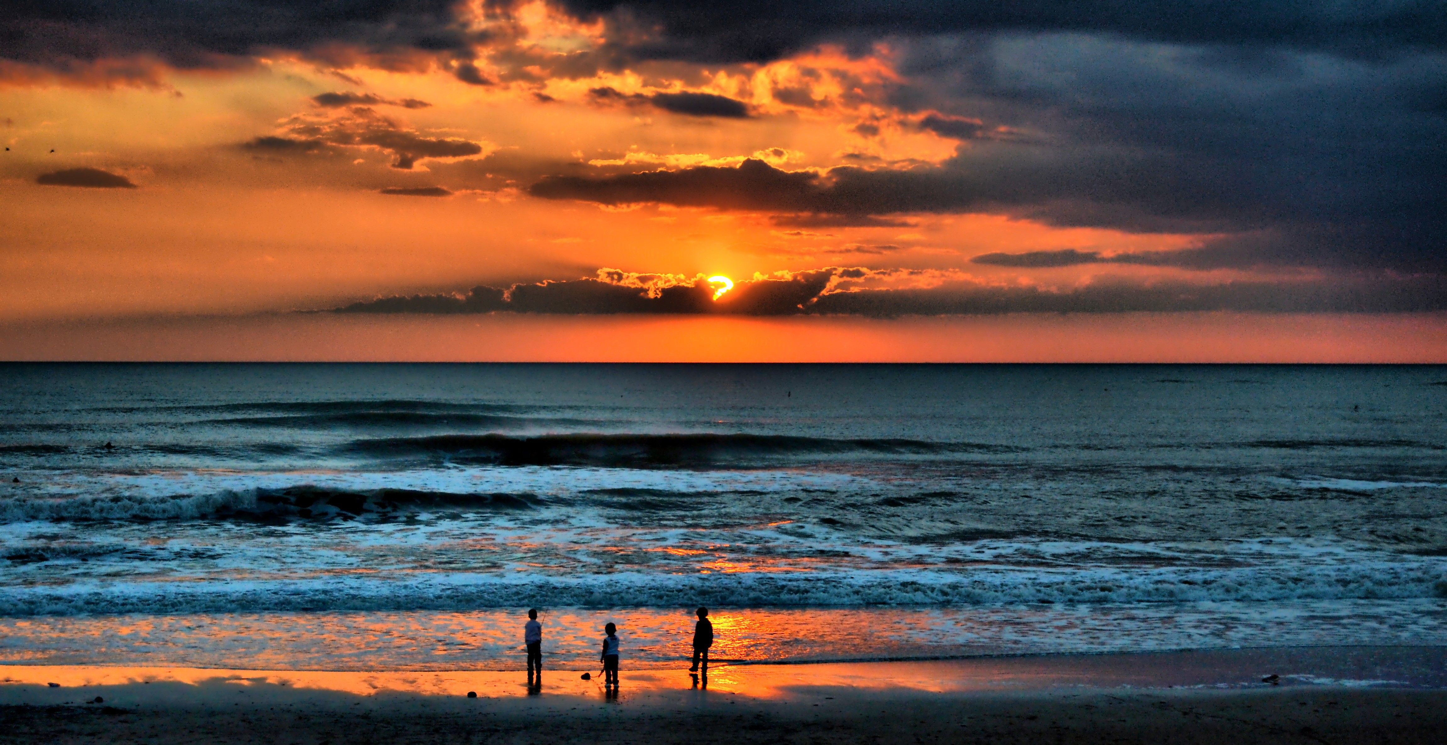 people on the beach wallpapers wallpaper cave on people on the beach wallpapers