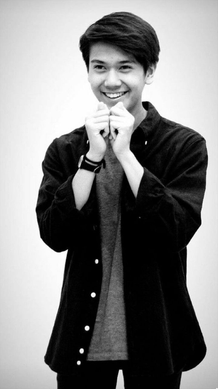 Yuk intip potret keren iqbaal ramadhan yang makin dewasa dengan rambut . Iqbaal Ramadhan Wallpapers - Wallpaper Cave