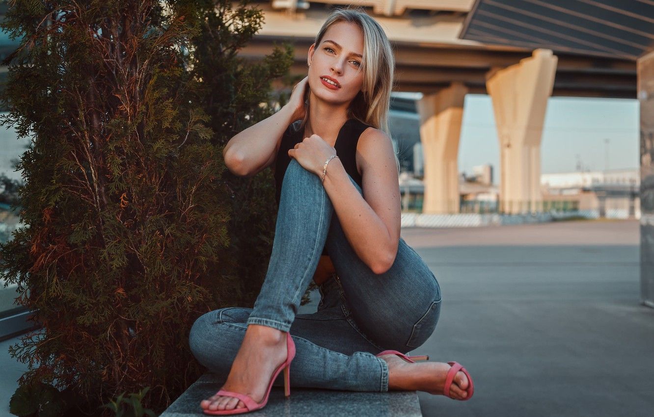 Tons of awesome women sitting wallpapers to download for free. Beautiful Women With High Heels Wallpapers Wallpaper Cave