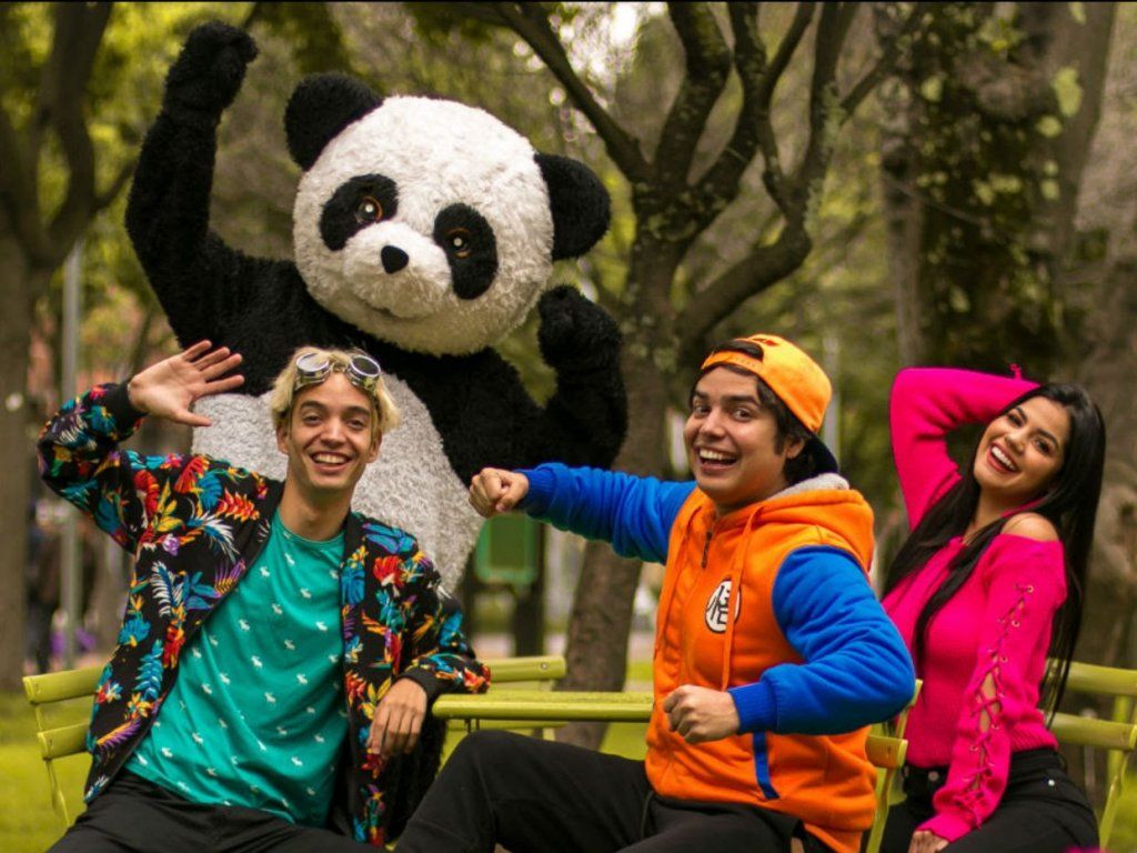 Yolo Aventuras Wallpapers Wallpaper Cave