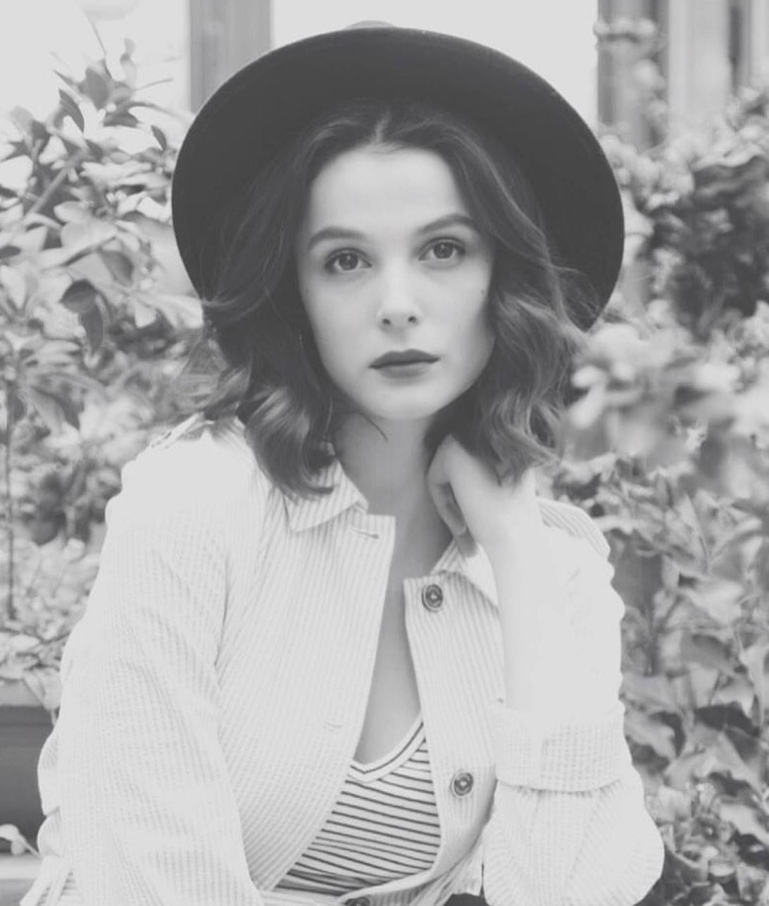  on busra develi wallpapers