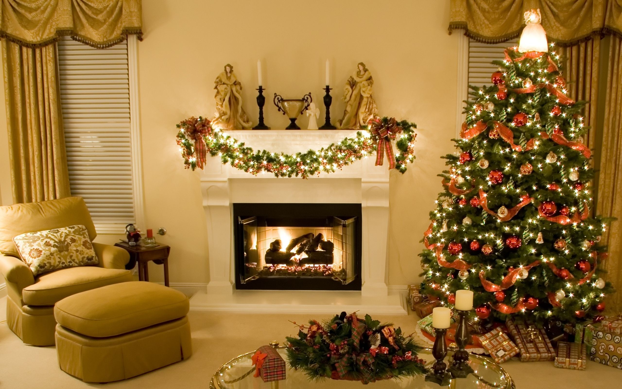Here are five tips for choosing lighting for your living room. Decorated Christmas Home Wallpapers Wallpaper Cave