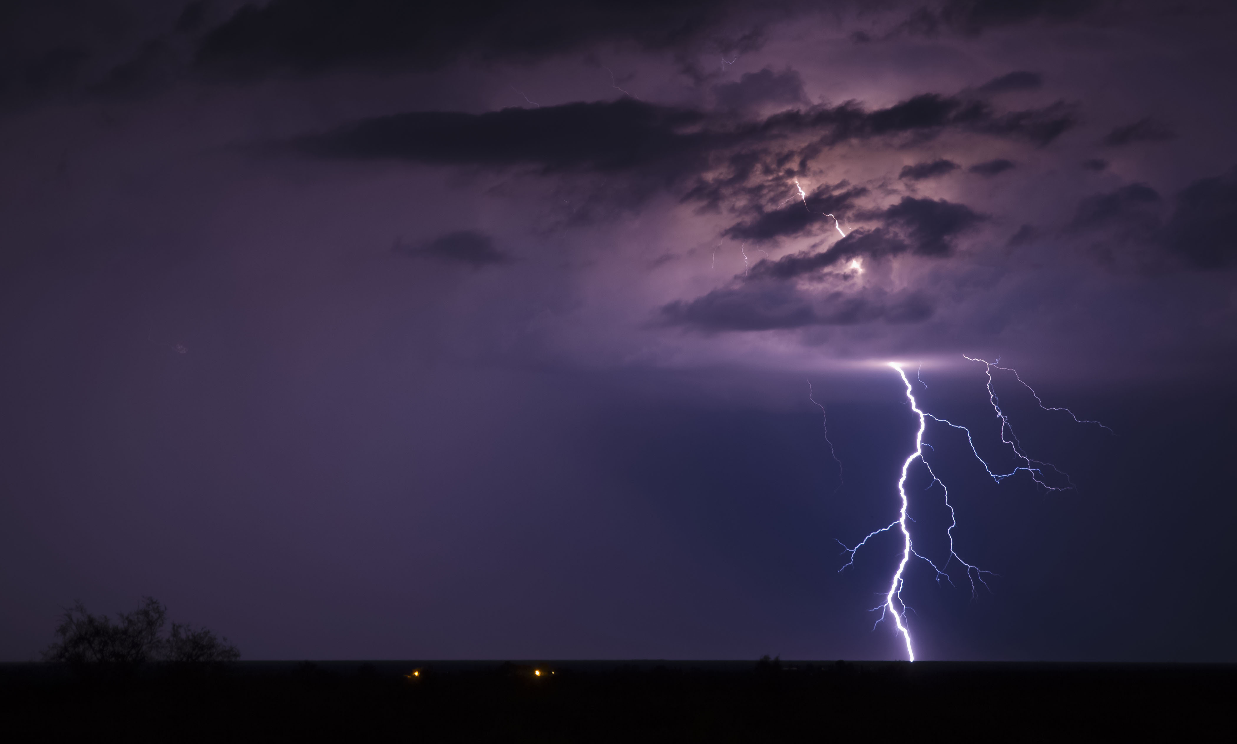 The lightning memory stick sports a flexible … Lightning Wallpapers Images Photos Pictures Backgrounds