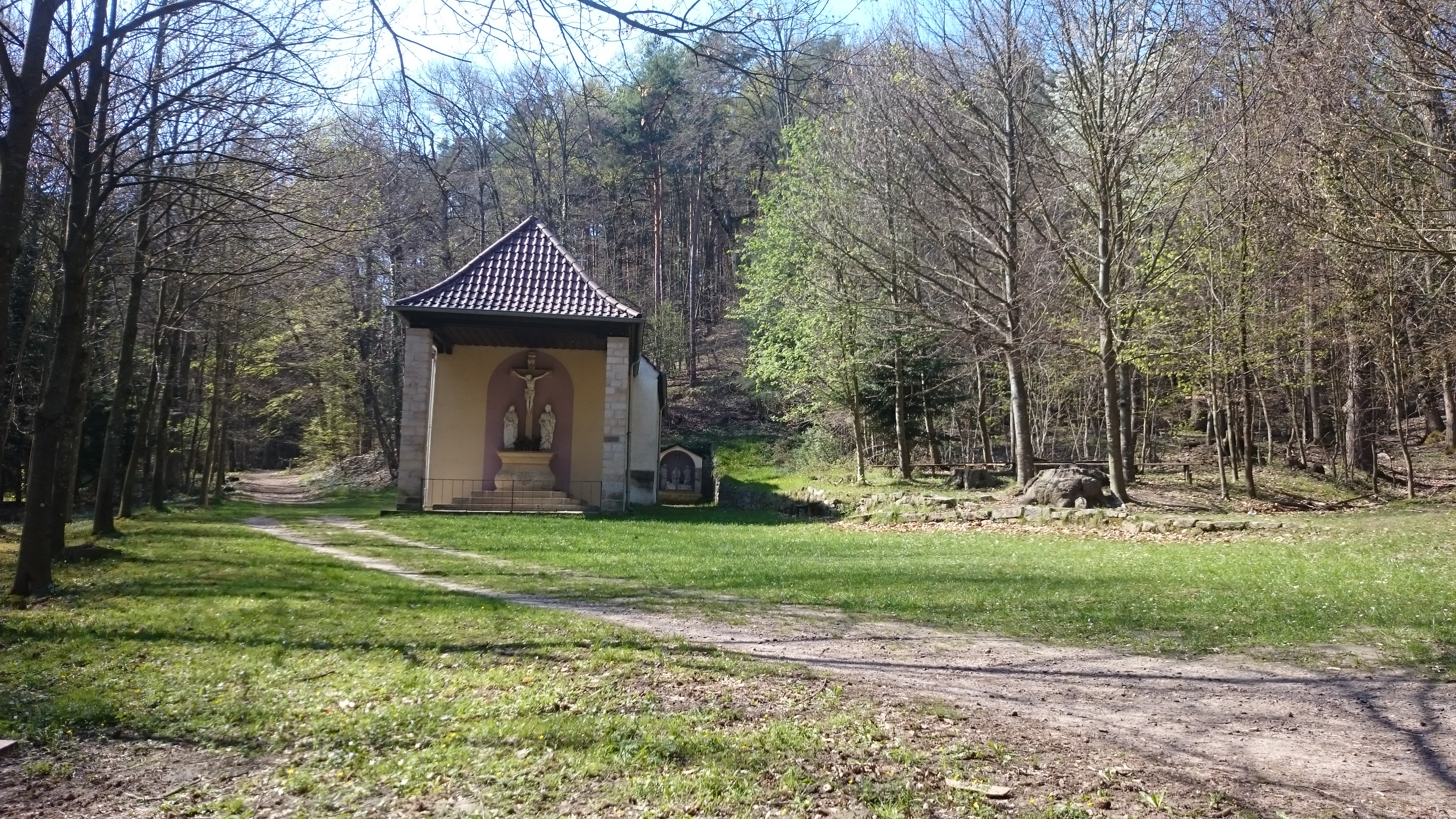 Klausenkapelle bei Deidesheim im Wald