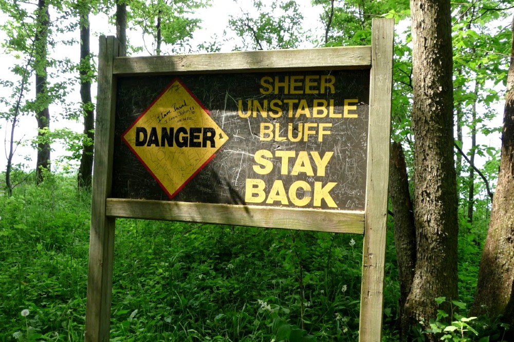 Chimney Bluffs Sign