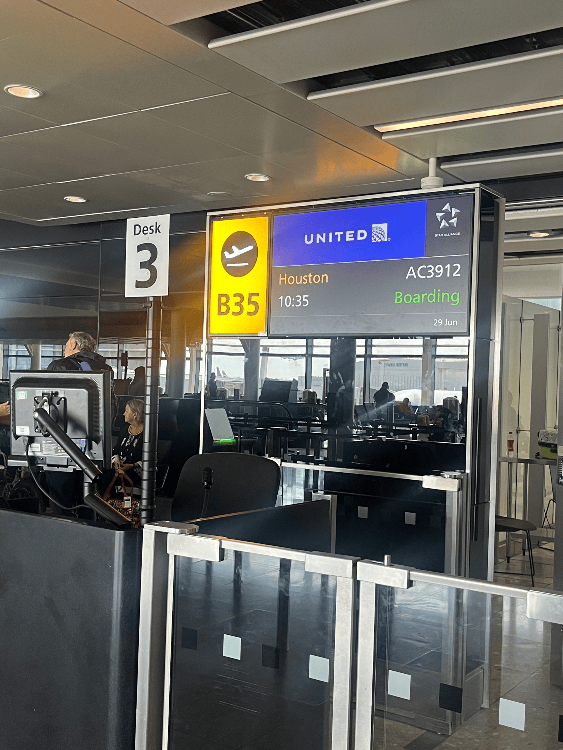 united flight gate 